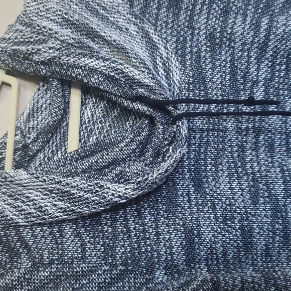 Edista sweater size large - Picture 2 of 3